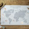szara mapa świata personalizowana